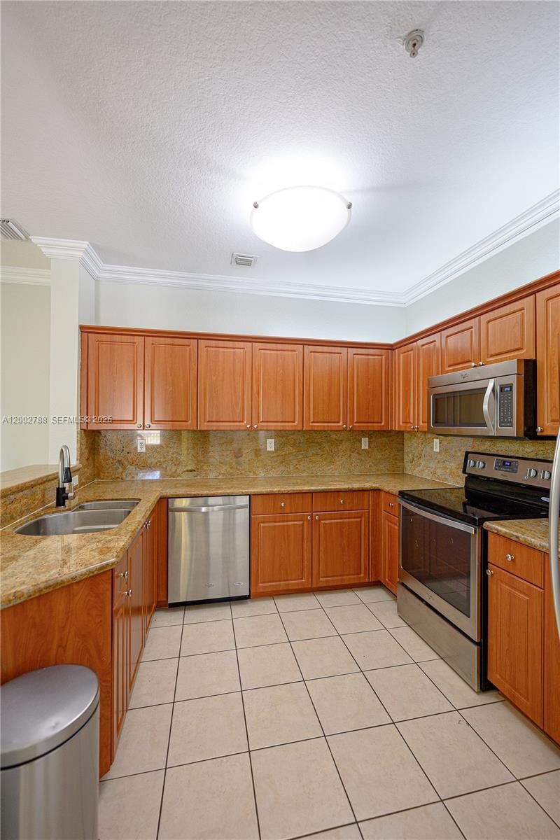 8964 W Flagler St, Unit 206, Miami, FL 33174 Photo