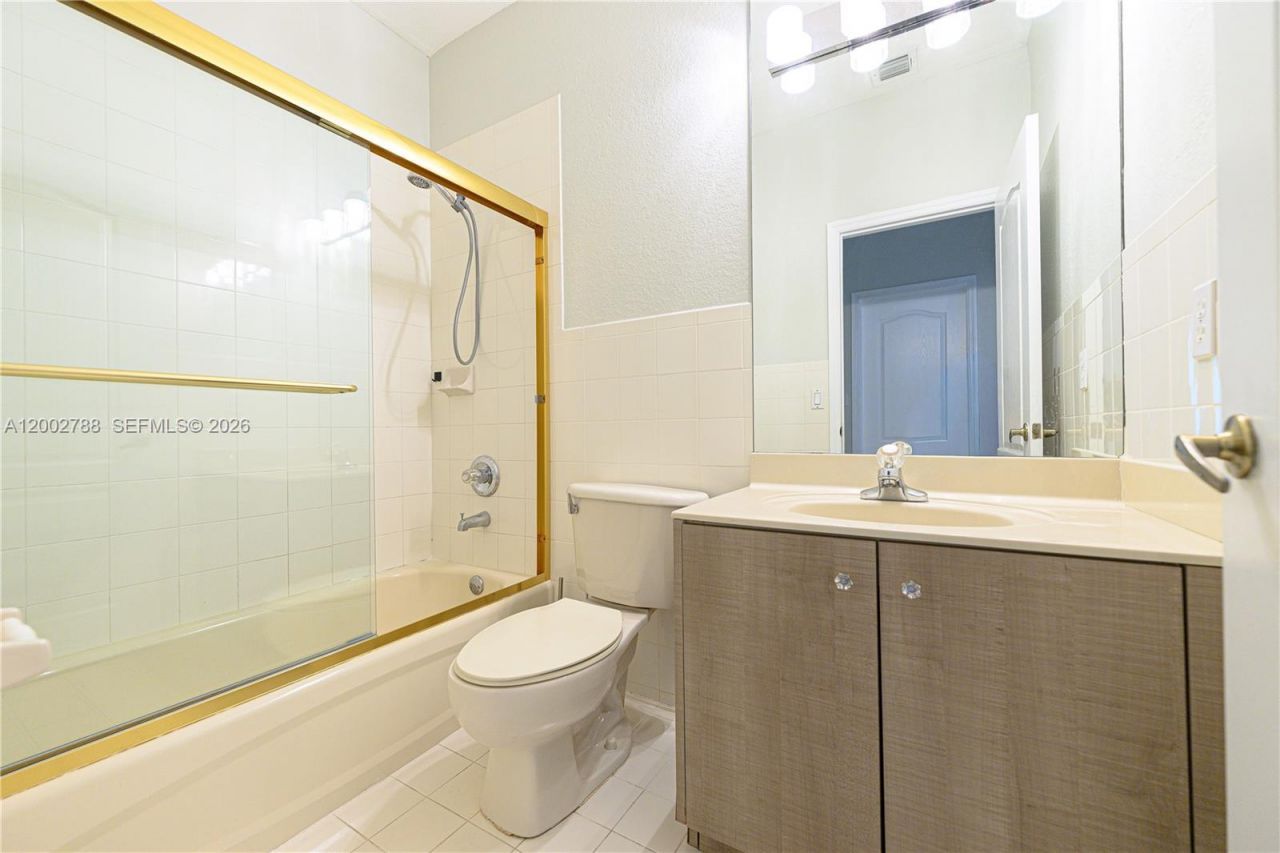 8964 W Flagler St, Unit 206, Miami, FL 33174 Photo