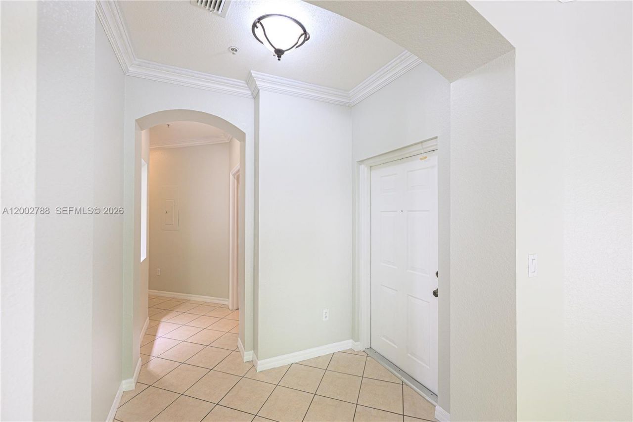 8964 W Flagler St, Unit 206, Miami, FL 33174 Photo