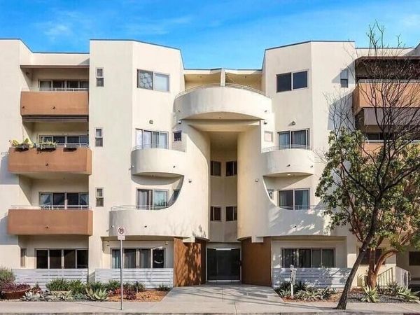 5016 Bakman Avenue, Unit 104, North Hollywood, CA 91601