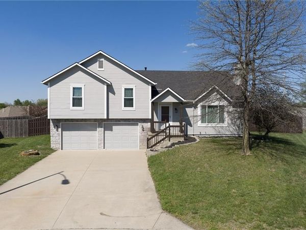 15506 Iron Creek Court, Basehor, KS 66007