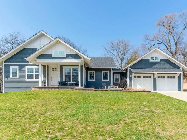 8610 Lakeshore Dr, Pleasant Prairie, WI 53158