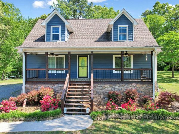 225 E Massachusetts Avenue, Whitwell, TN 37397