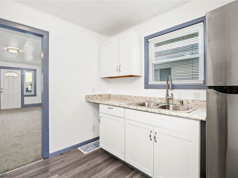 961 Wyley Avenue, Akron, OH 44306 Photo 9