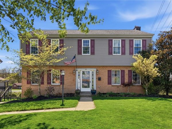 540 Robin Dr, Pittsburgh, PA 15220
