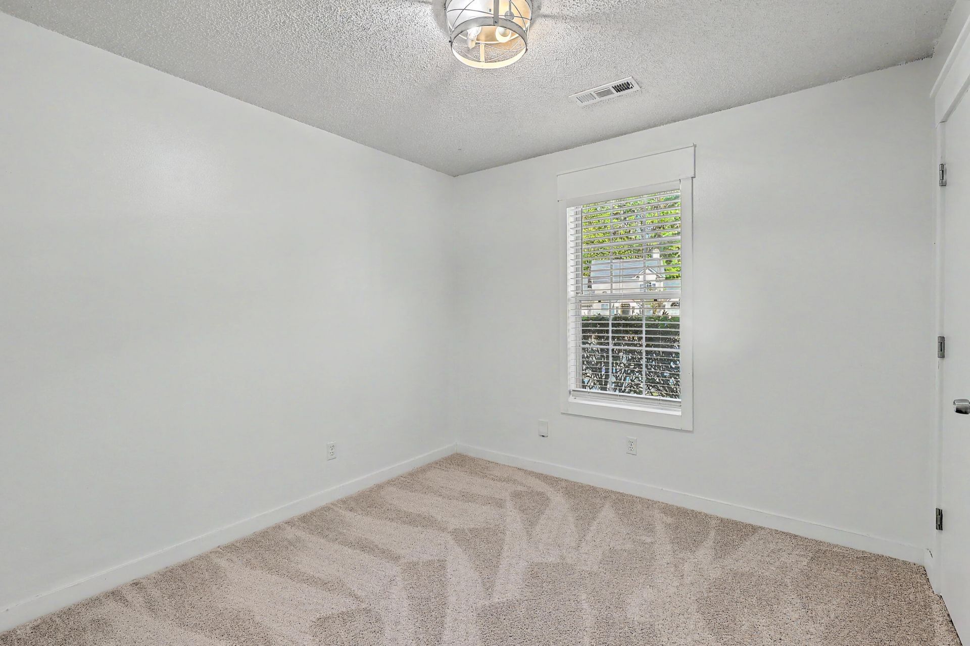 109 Mapperton Court Photo 21