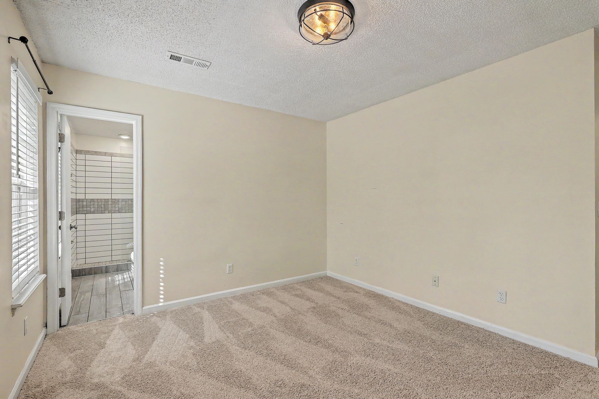 109 Mapperton Court Photo 22