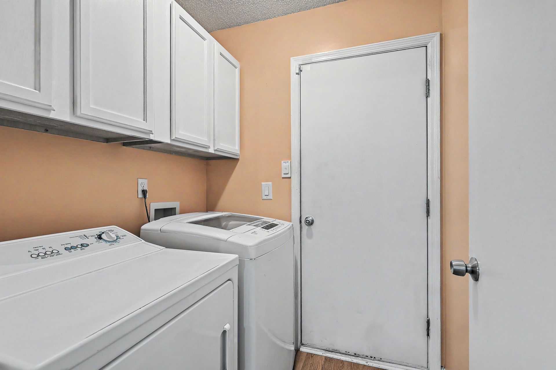 109 Mapperton Court Photo 26