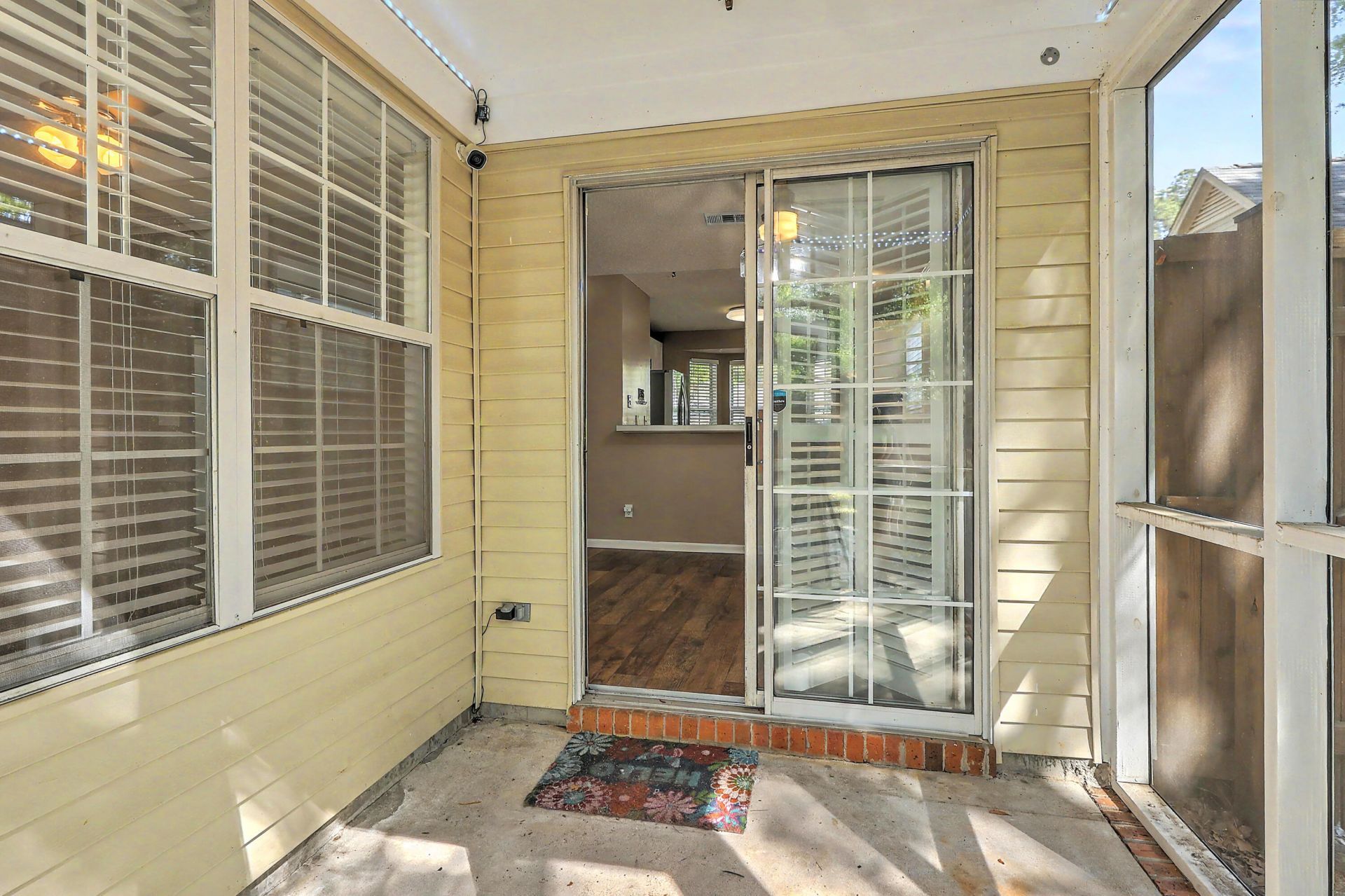 109 Mapperton Court Photo 28