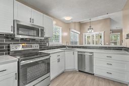 109 Mapperton Court photo 4