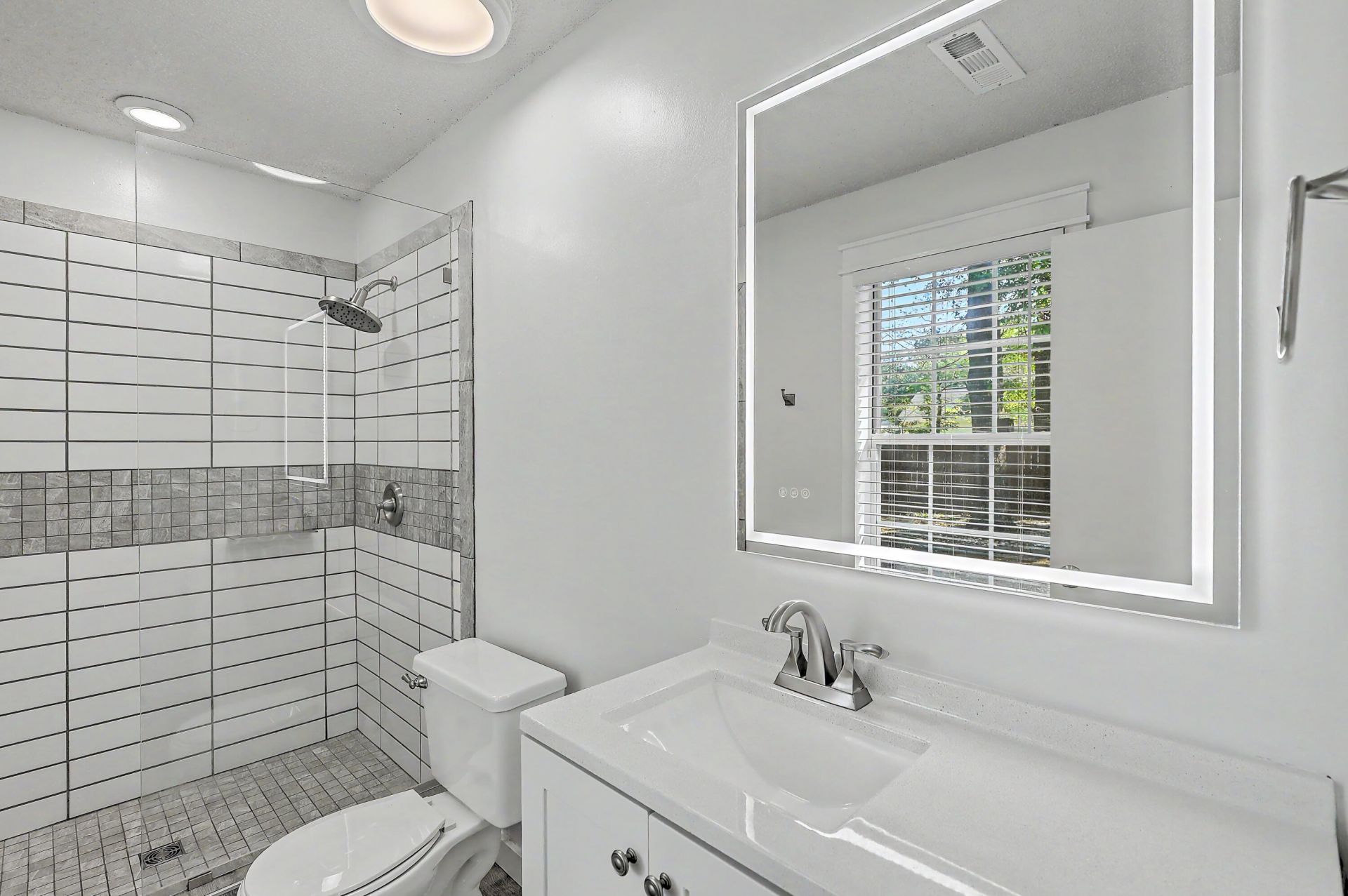 109 Mapperton Court Photo 4