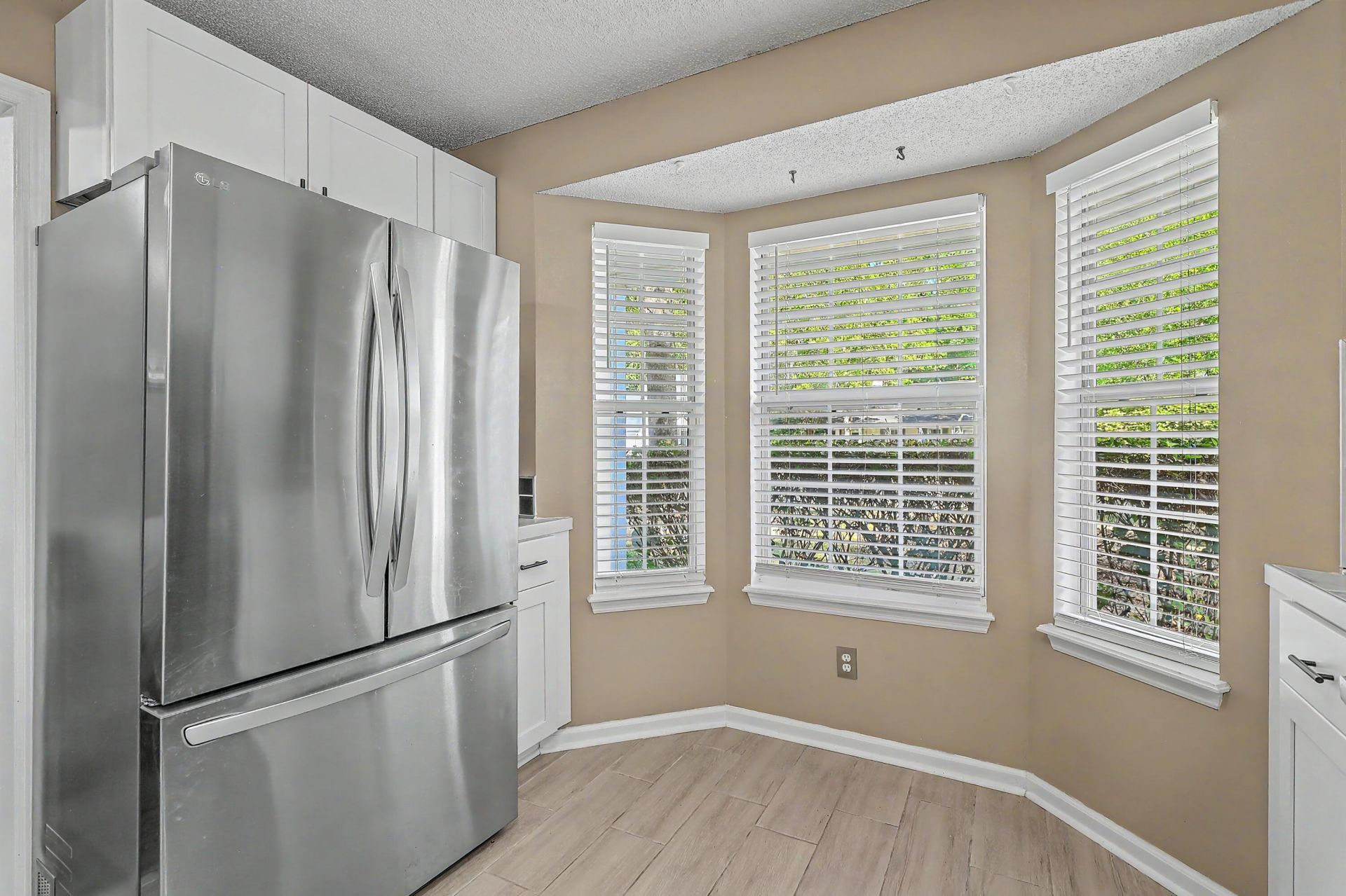 109 Mapperton Court Photo 9