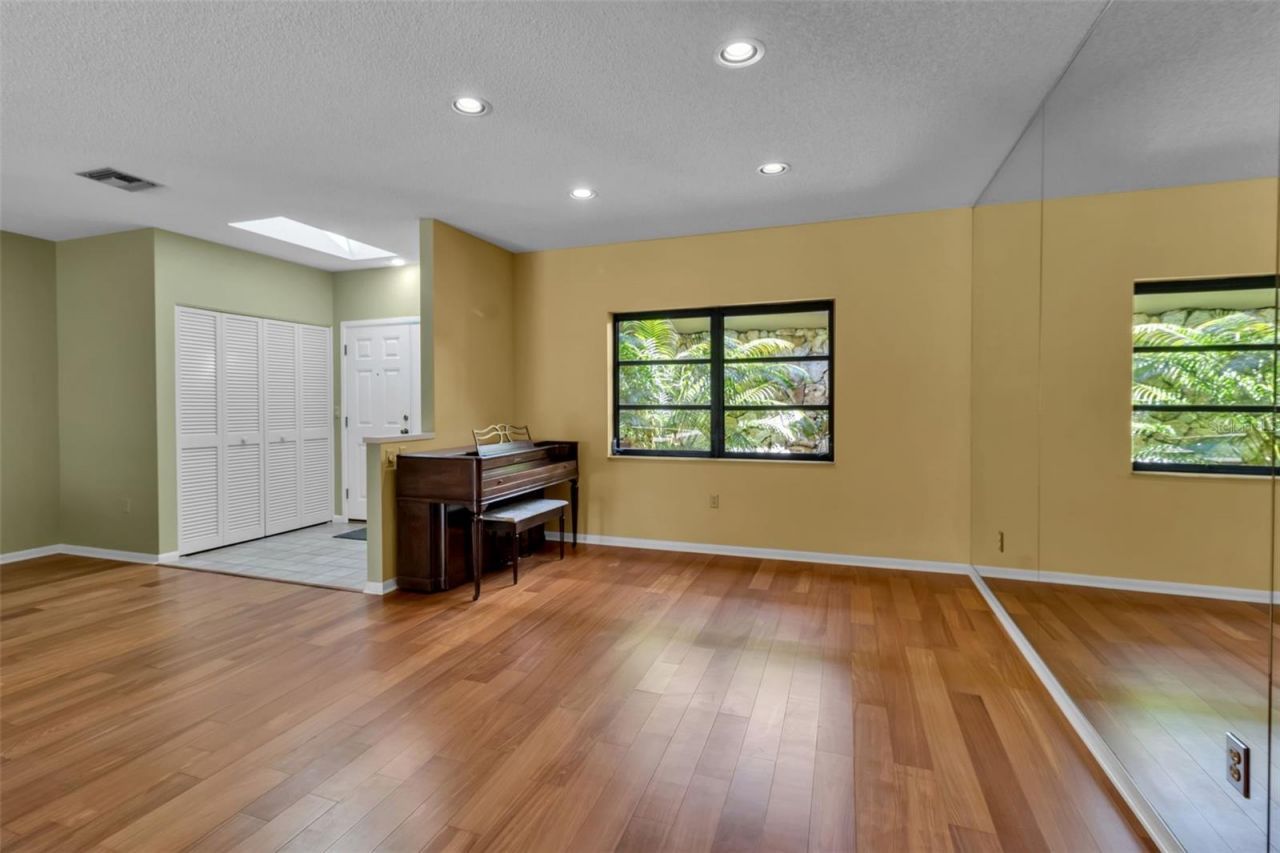 1732 Pine Harrier Circle, Sarasota, FL 34231 Photo