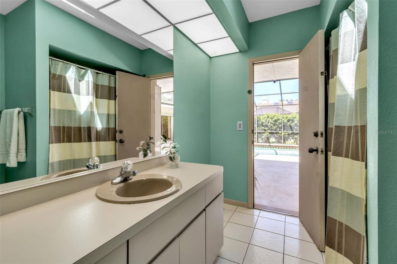1732 Pine Harrier Circle, Sarasota, FL 34231 Photo