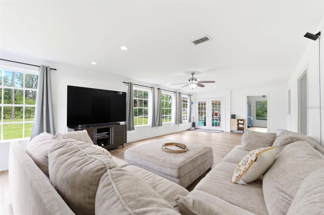 19003 Cedar Lane, Lutz, FL 33548 Photo