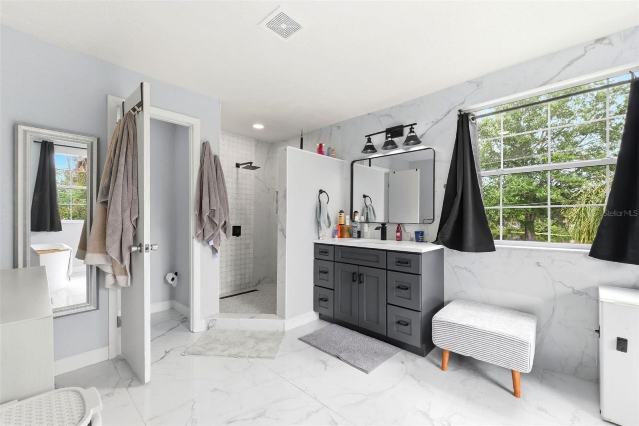 19003 Cedar Lane, Lutz, FL 33548 Photo