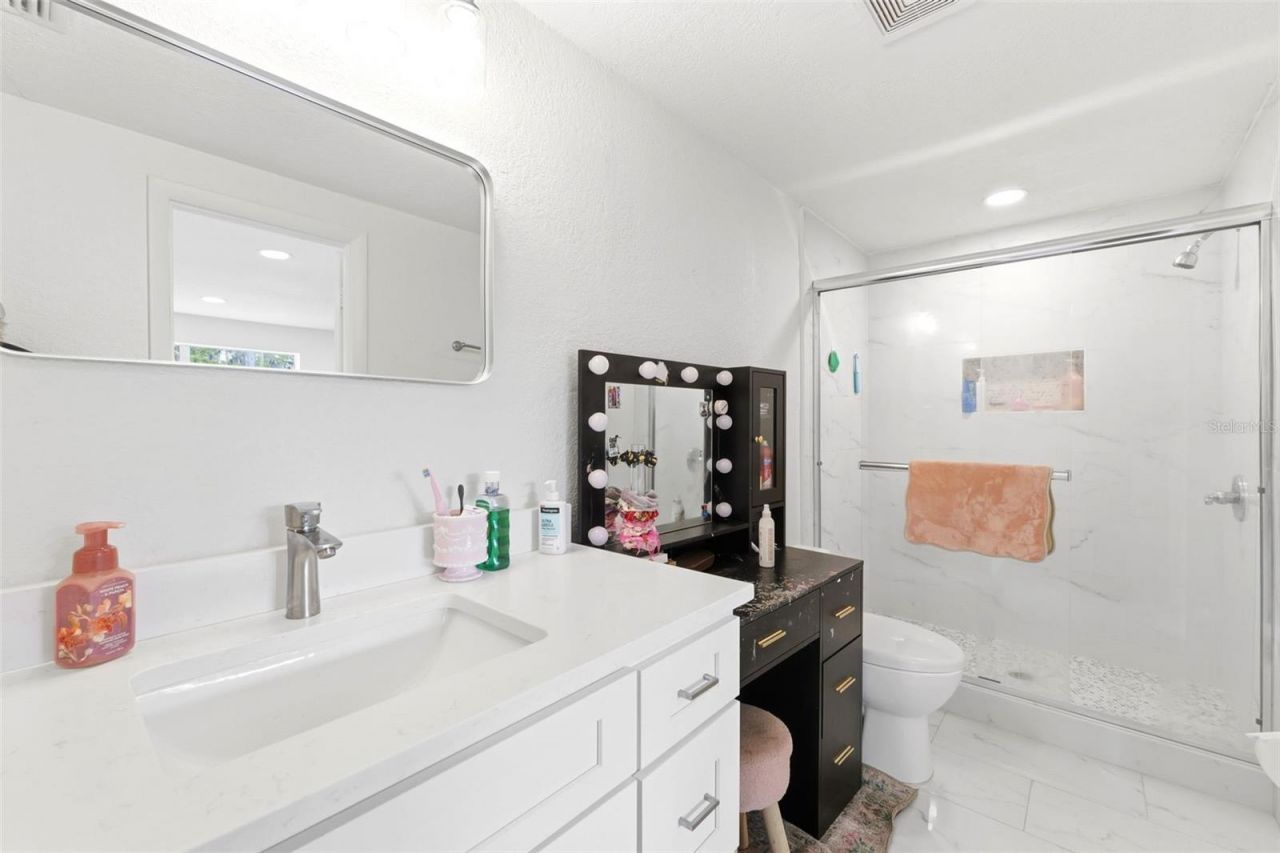 19003 Cedar Lane, Lutz, FL 33548 Photo