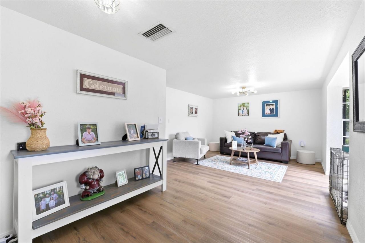 19003 Cedar Lane, Lutz, FL 33548 Photo