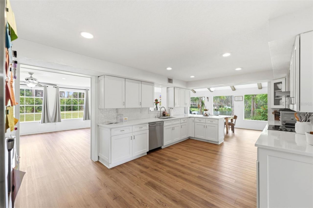 19003 Cedar Lane, Lutz, FL 33548 Photo