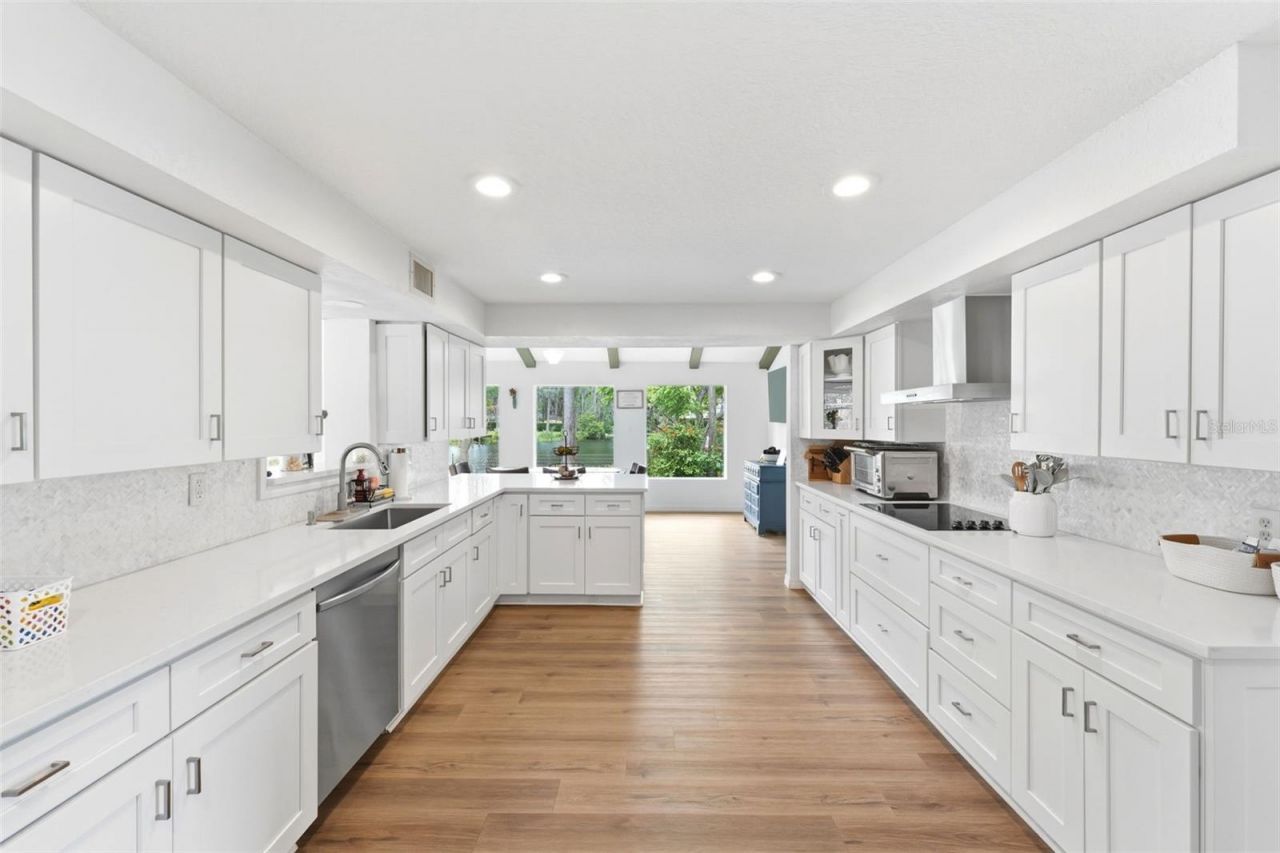 19003 Cedar Lane, Lutz, FL 33548 Photo