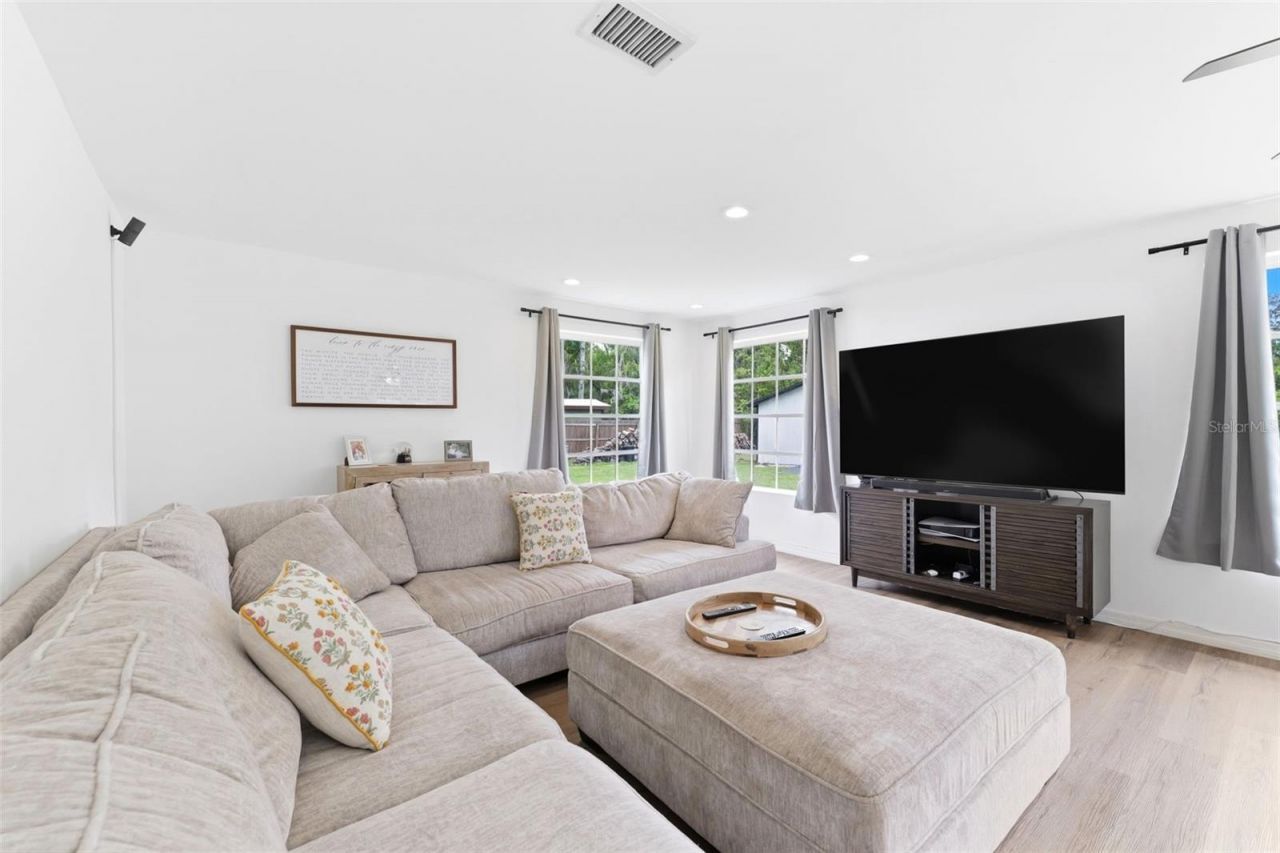 19003 Cedar Lane, Lutz, FL 33548 Photo