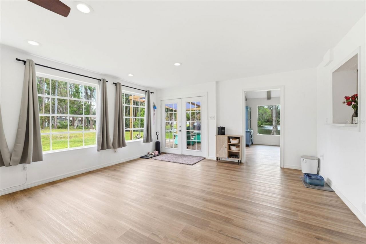 19003 Cedar Lane, Lutz, FL 33548 Photo