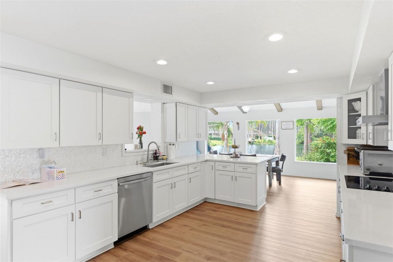 19003 Cedar Lane, Lutz, FL 33548 Photo