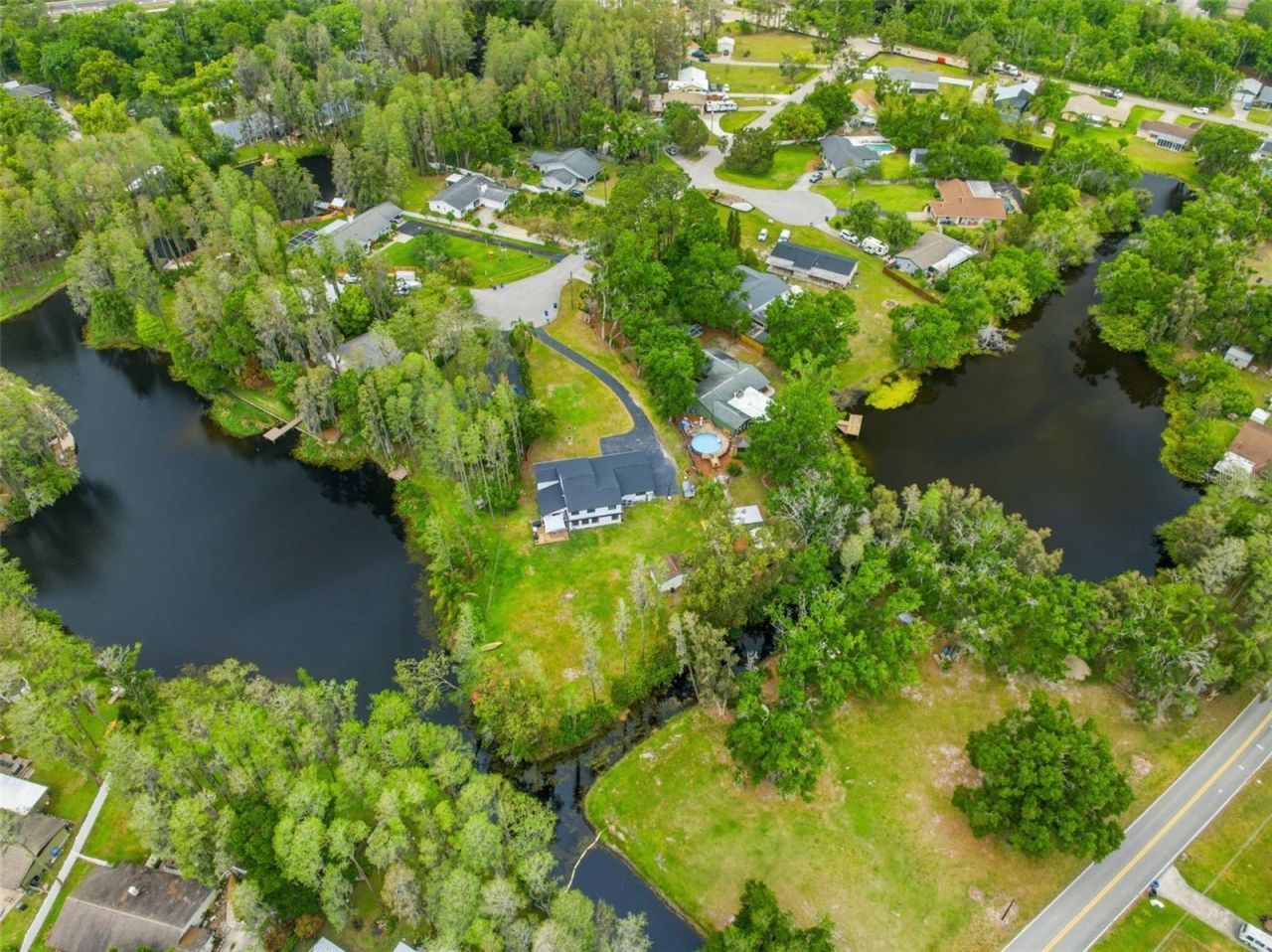 19003 Cedar Lane, Lutz, FL 33548 Photo