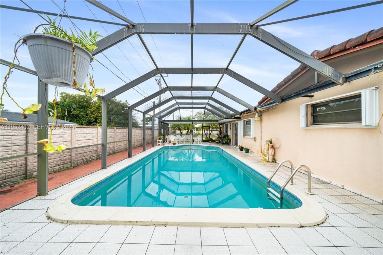 9590 SW 51st Ter, Miami, FL 33165 Photo