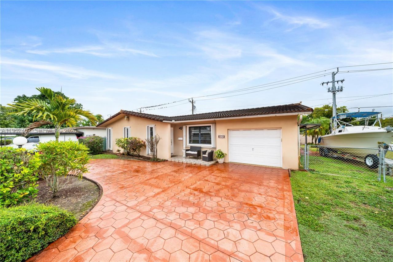 9590 SW 51st Ter, Miami, FL 33165 Photo