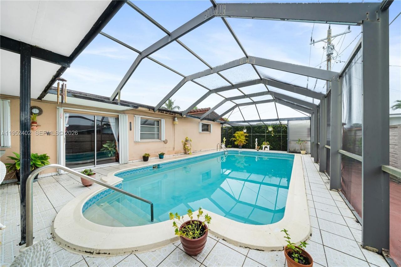 9590 SW 51st Ter, Miami, FL 33165 Photo