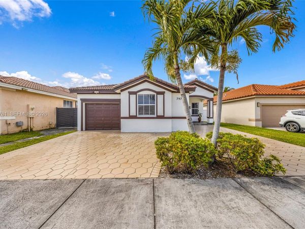 7972 NW 198th St , Hialeah, FL 33015