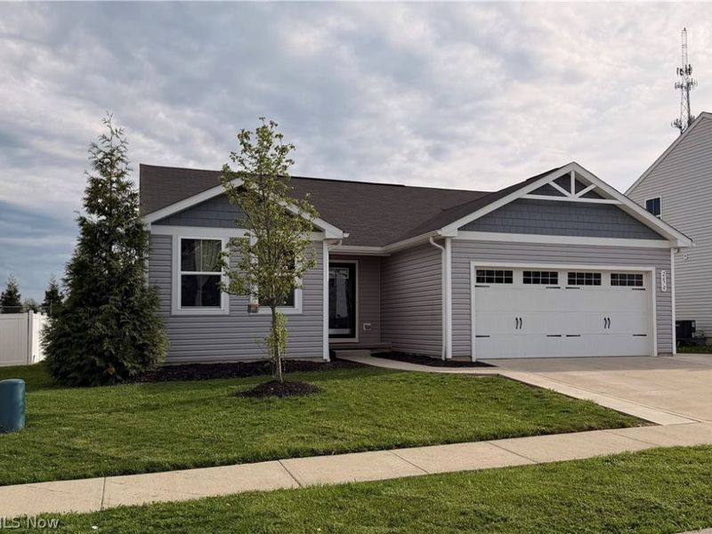 2670 Himelrigh Boulevard, Barberton, OH 44203 Photo 1