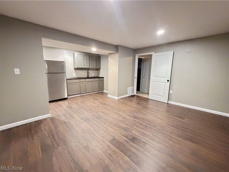 2670 Himelrigh Boulevard, Barberton, OH 44203 Photo 26