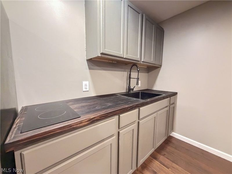 2670 Himelrigh Boulevard, Barberton, OH 44203 Photo 28