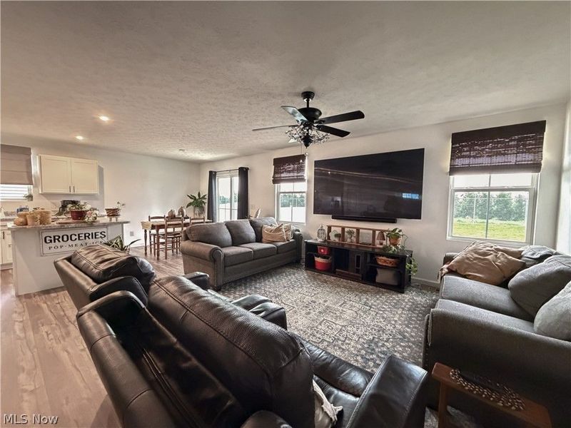 2670 Himelrigh Boulevard, Barberton, OH 44203 Photo 5