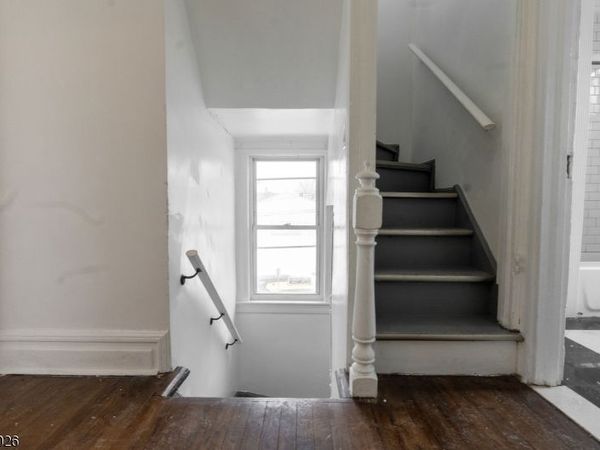 410 Chadwick Ave, Newark, NJ 07112