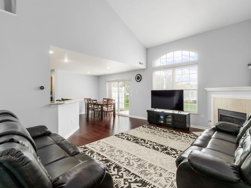 1 Lakes At Cheshire Drive, Delaware, OH 43015 Photo 2