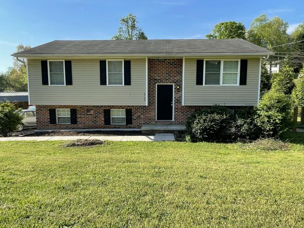 3700 Williamsburg Road, Cleveland, TN 37323