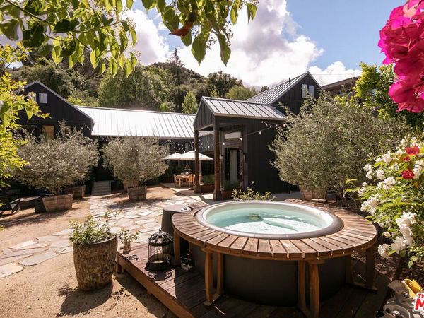 28960 Crags Drive, Agoura Hills, CA 91301