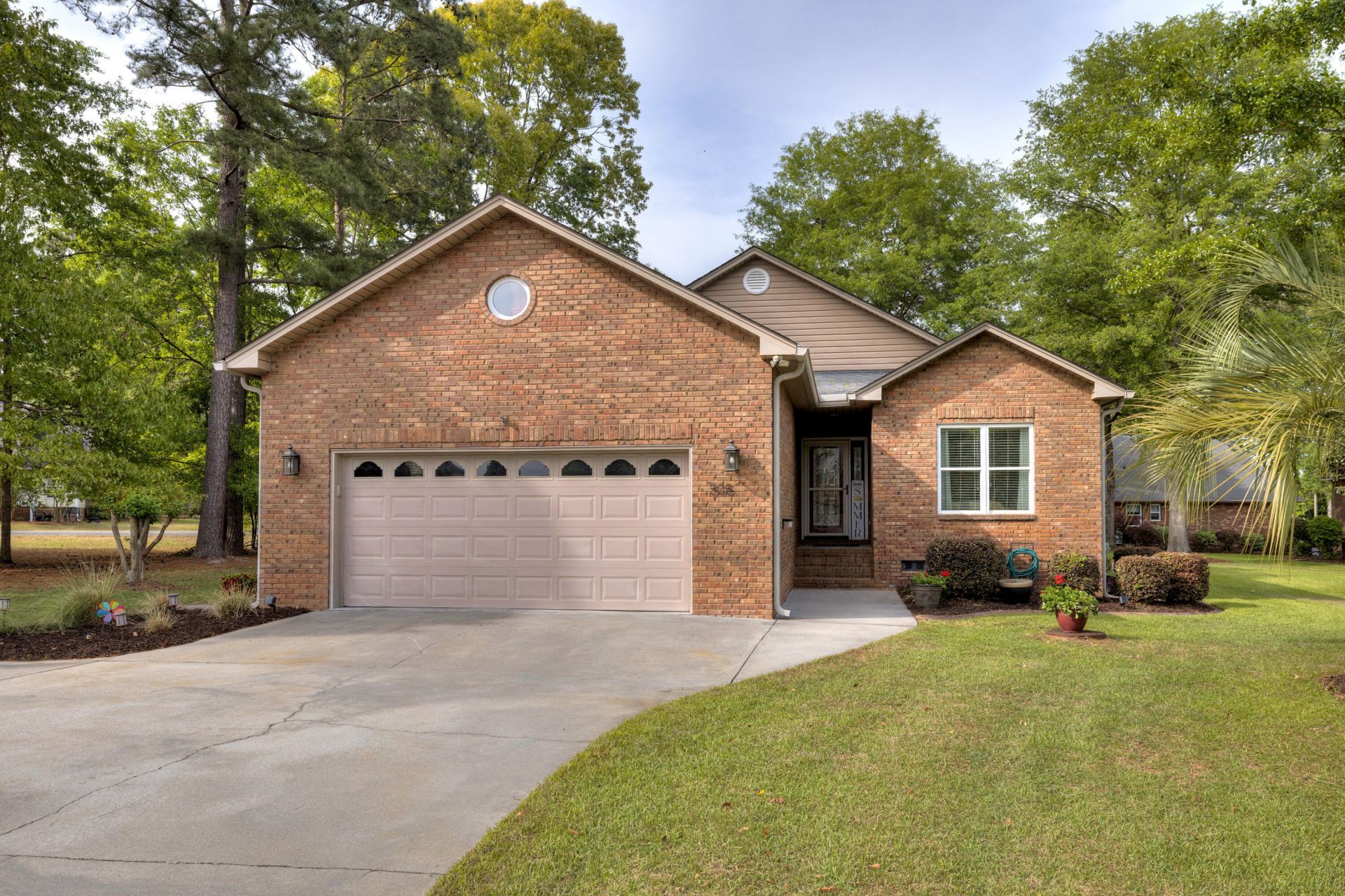 505 Oak Hill Drive Photo 1