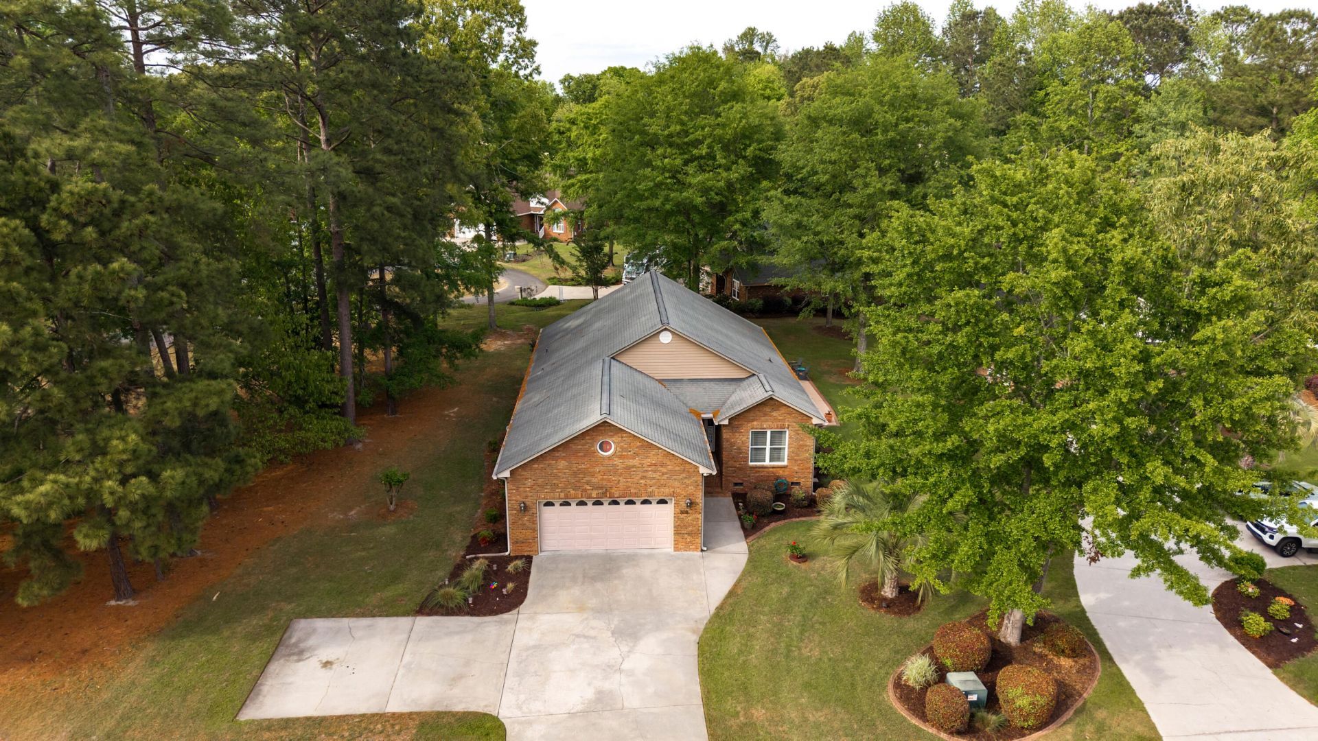 505 Oak Hill Drive Photo 34