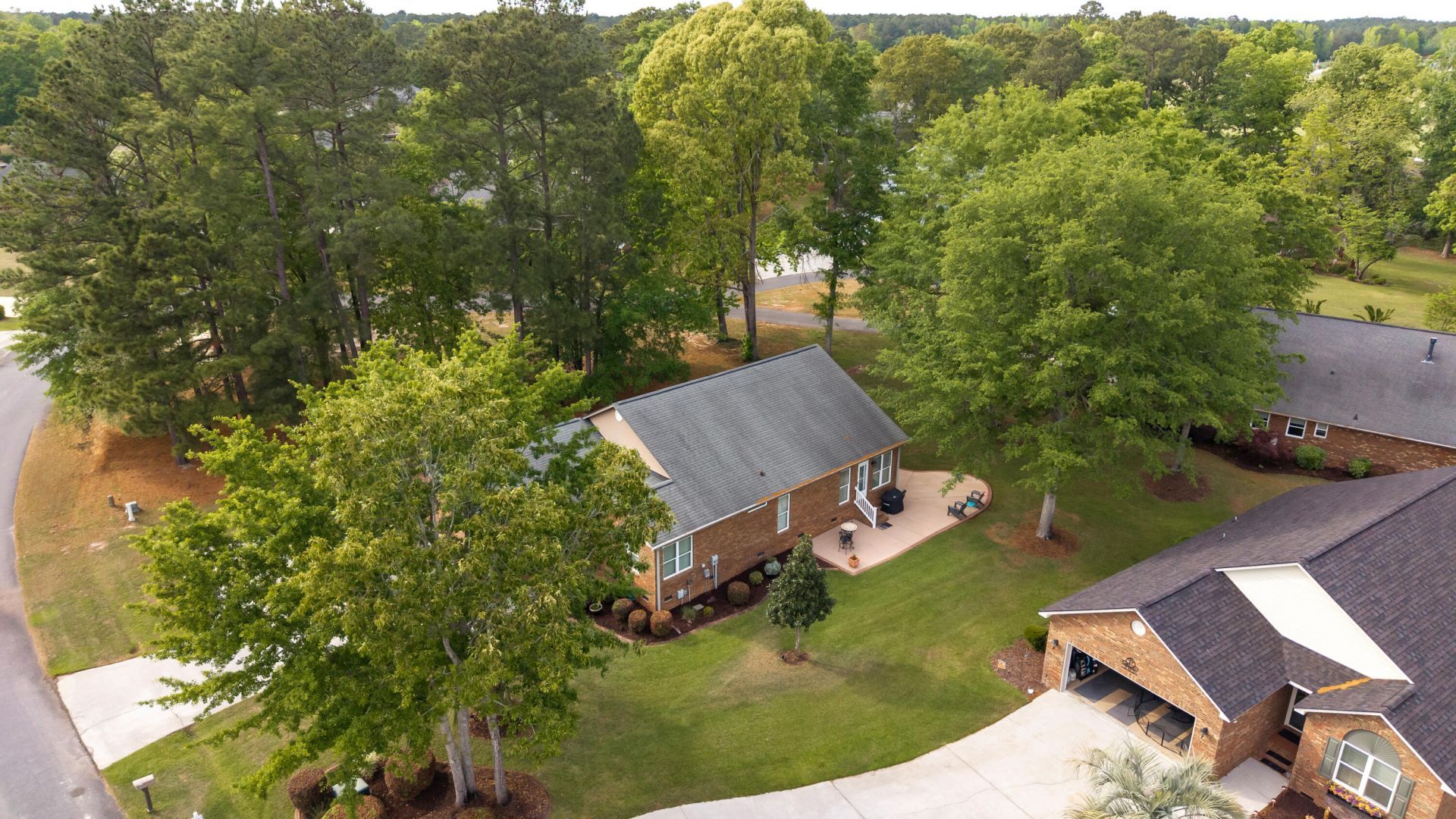 505 Oak Hill Drive Photo 35