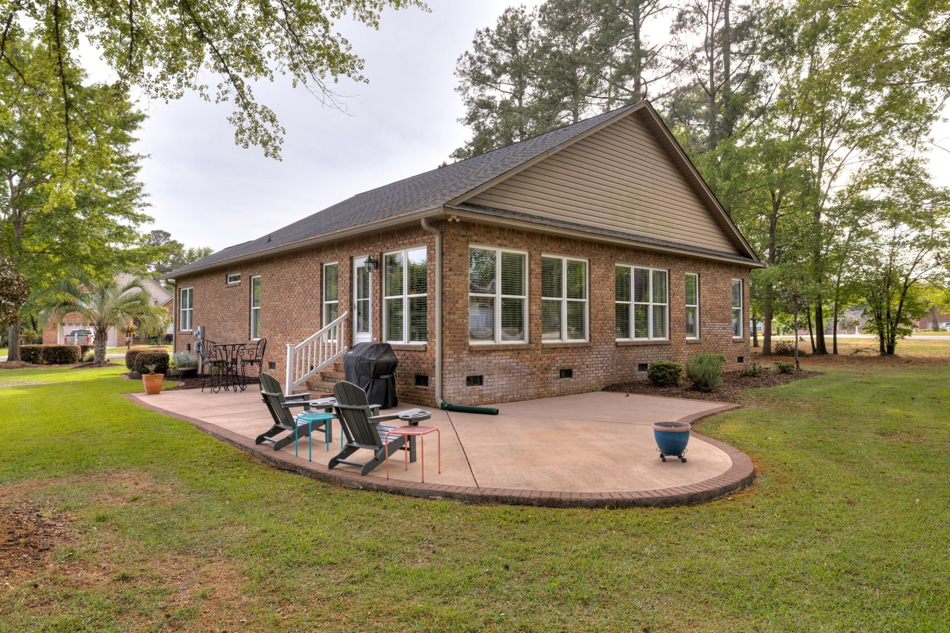 505 Oak Hill Drive Photo 4