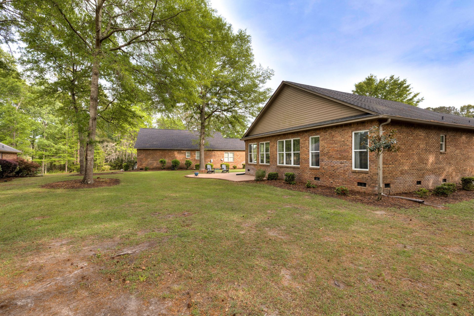 505 Oak Hill Drive Photo 5