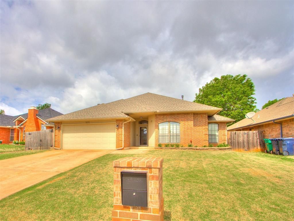 8213 Wilshire Ridge Drive, Oklahoma City, OK 73132 Main Photo