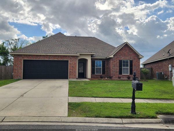 1932 Meadow Oak Dr, St Gabriel, LA 70776