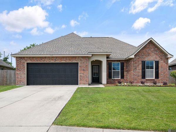 1932 Meadow Oak Dr, St Gabriel, LA 70776