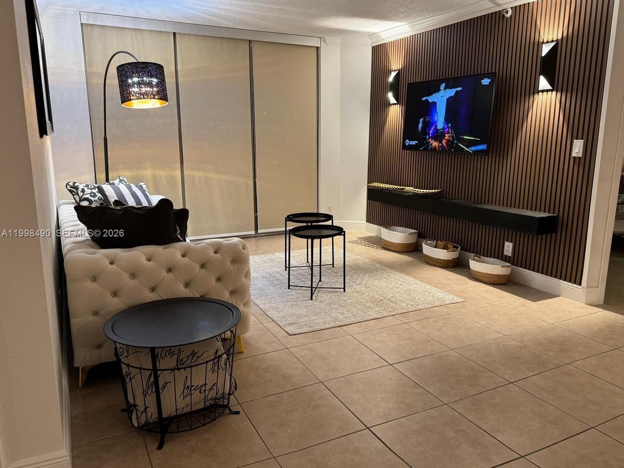 3600 Mystic Pointe Dr , Unit 910, Aventura, FL 33180 Photo