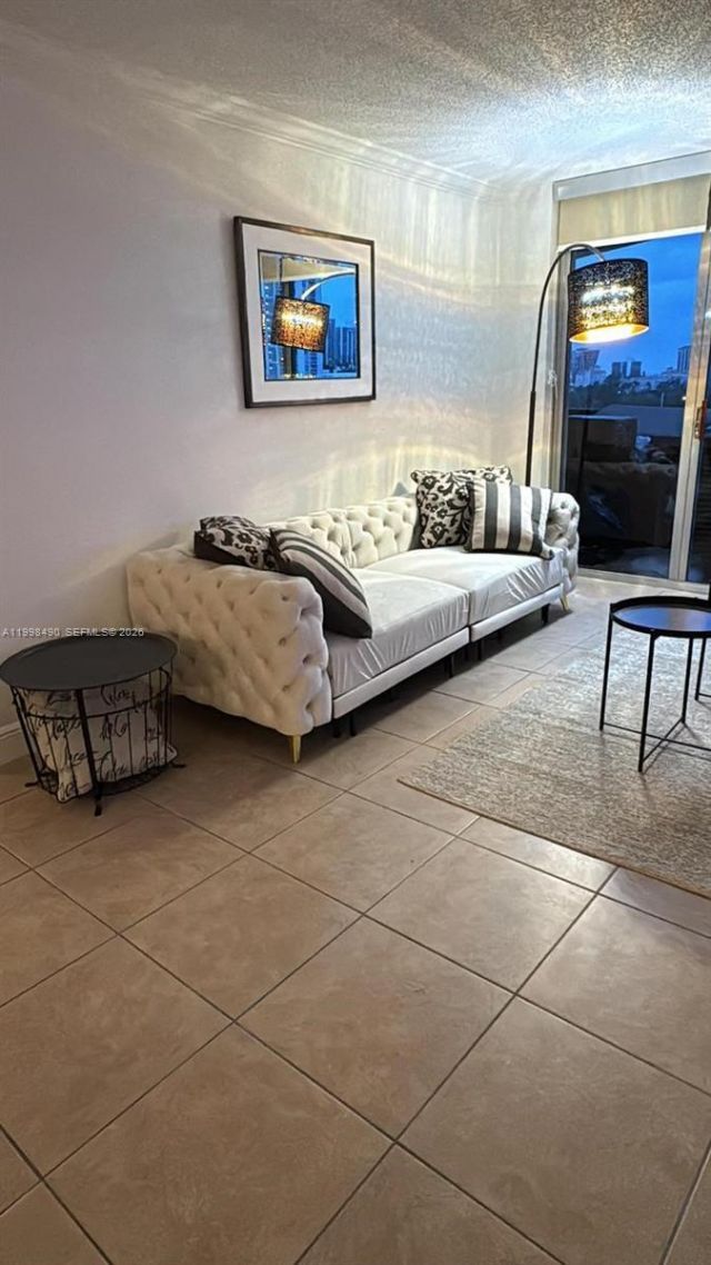 3600 Mystic Pointe Dr, Unit 910, Aventura, FL 33180 Photo